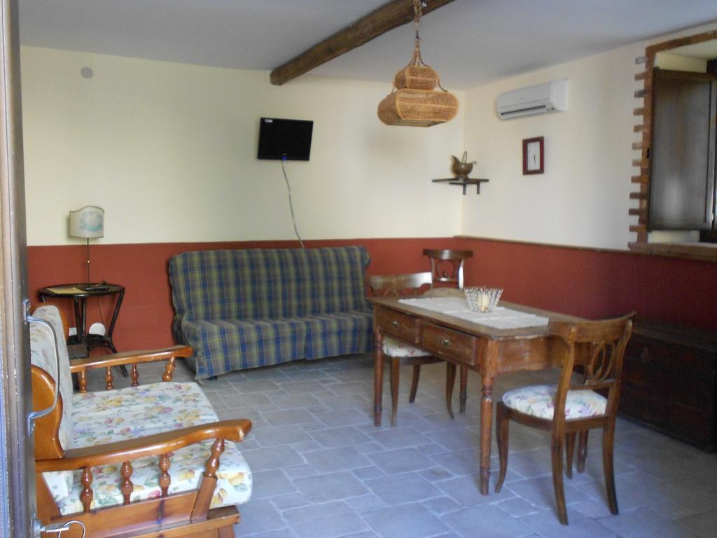 Contea Di Wagner Hotel Ramacca Quarto foto